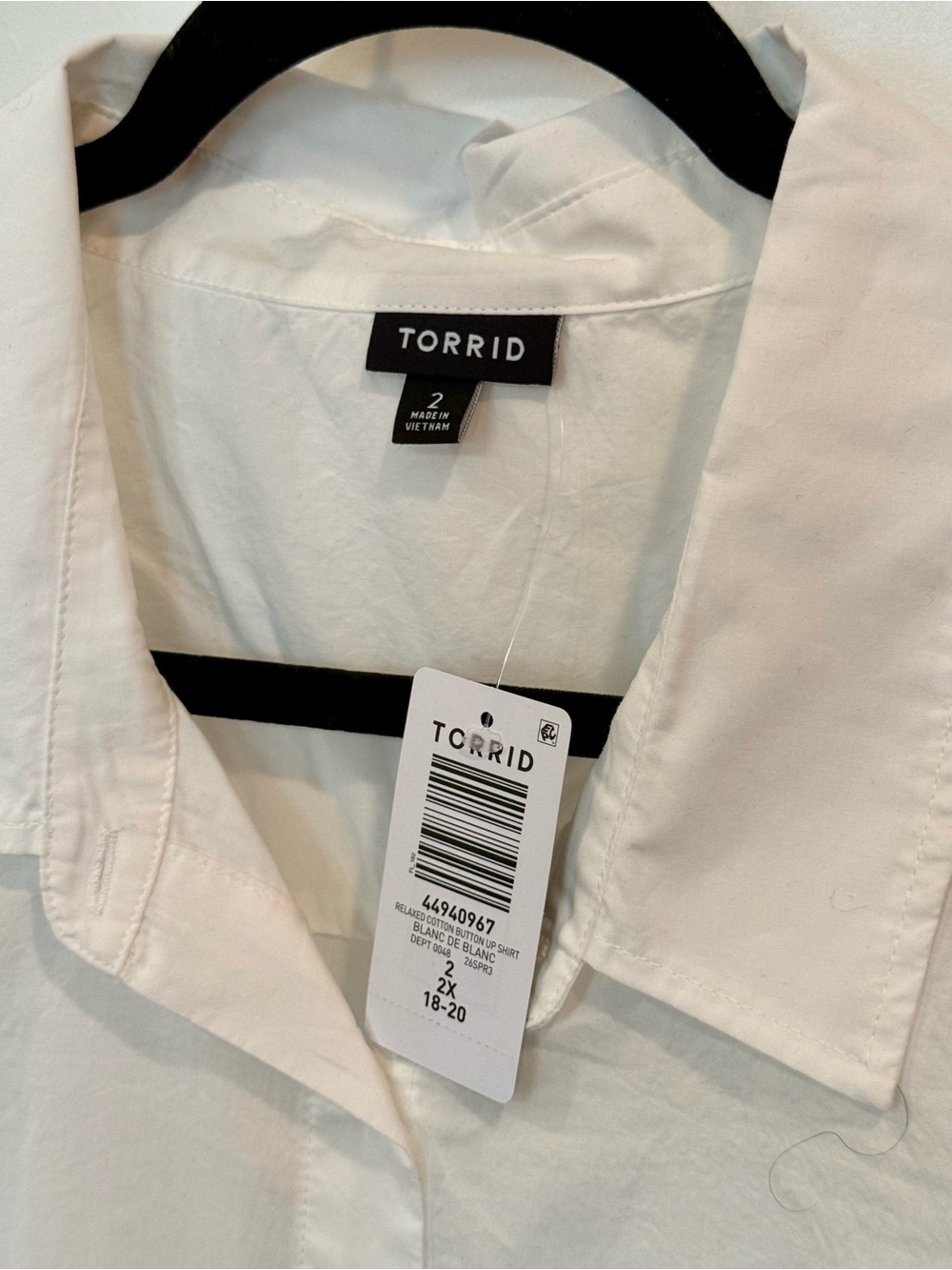 torrid White Relaxed Button-Front Shirt with Chest Pocket - Picture 2 of 4